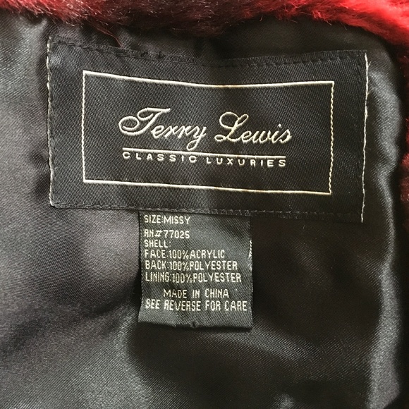 Striking red and black lined soft and thick faux fur wrap - Picture 3 of 5